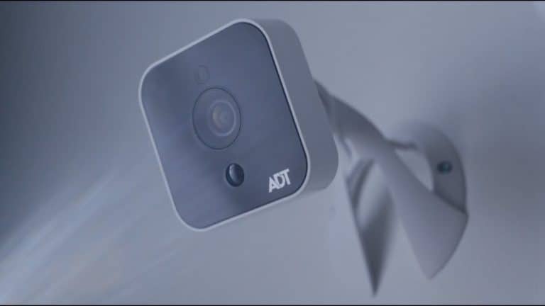 Heeft ADT Floodlight-camera's?